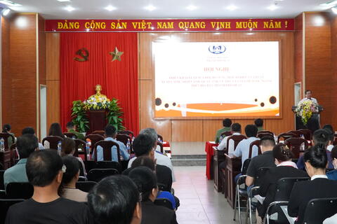 Hơn 200 doanh nghiệp, chủ cơ sở được tuyên truyền Luật xuất, nhập cảnh