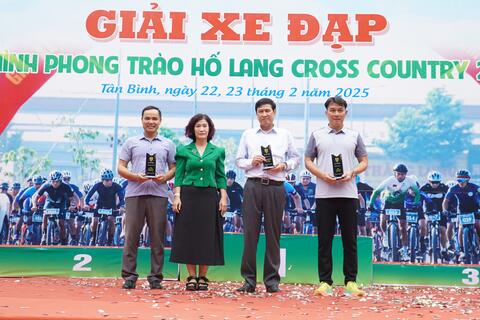 Hơn 160 vận động viên tham gia Giải đua xe đạp địa hình phong trào Hố Lang Cross Country 2025