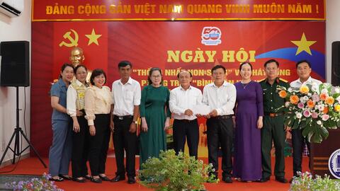 Khu phố Đông Tác phường Tân Đông Hiệp tổ chức ngày hội “ Thống nhất non sông”