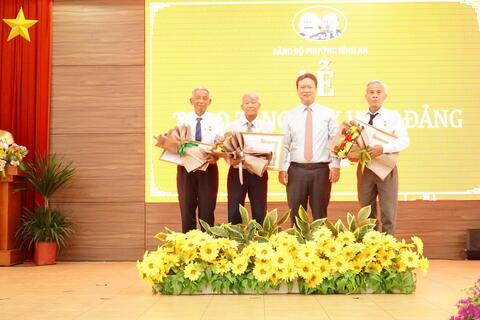 Phường Bình An họp mặt kỷ niệm 50 năm Ngày Giải phóng miền Nam, thống nhất đất nước
