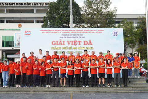 Hơn 2000 người hào hứng tham gia giải việt dã "Vì Dĩ An - xanh - sạch - đẹp"