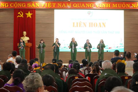 Liên hoan tiếng hát người cao tuổi thành phố Dĩ An lần thứ XXI