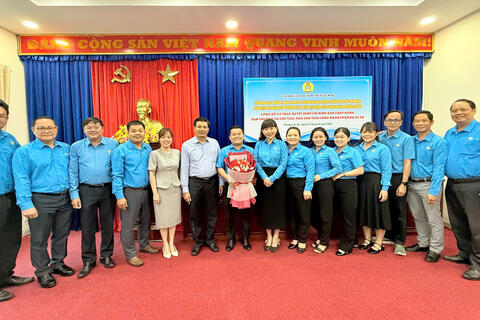 Đảng uỷ phường Dĩ An tiếp đoàn công tác LĐLĐ TP Hồ Chí Minh